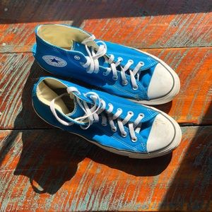 Blue Converse High tops 🖤❤️